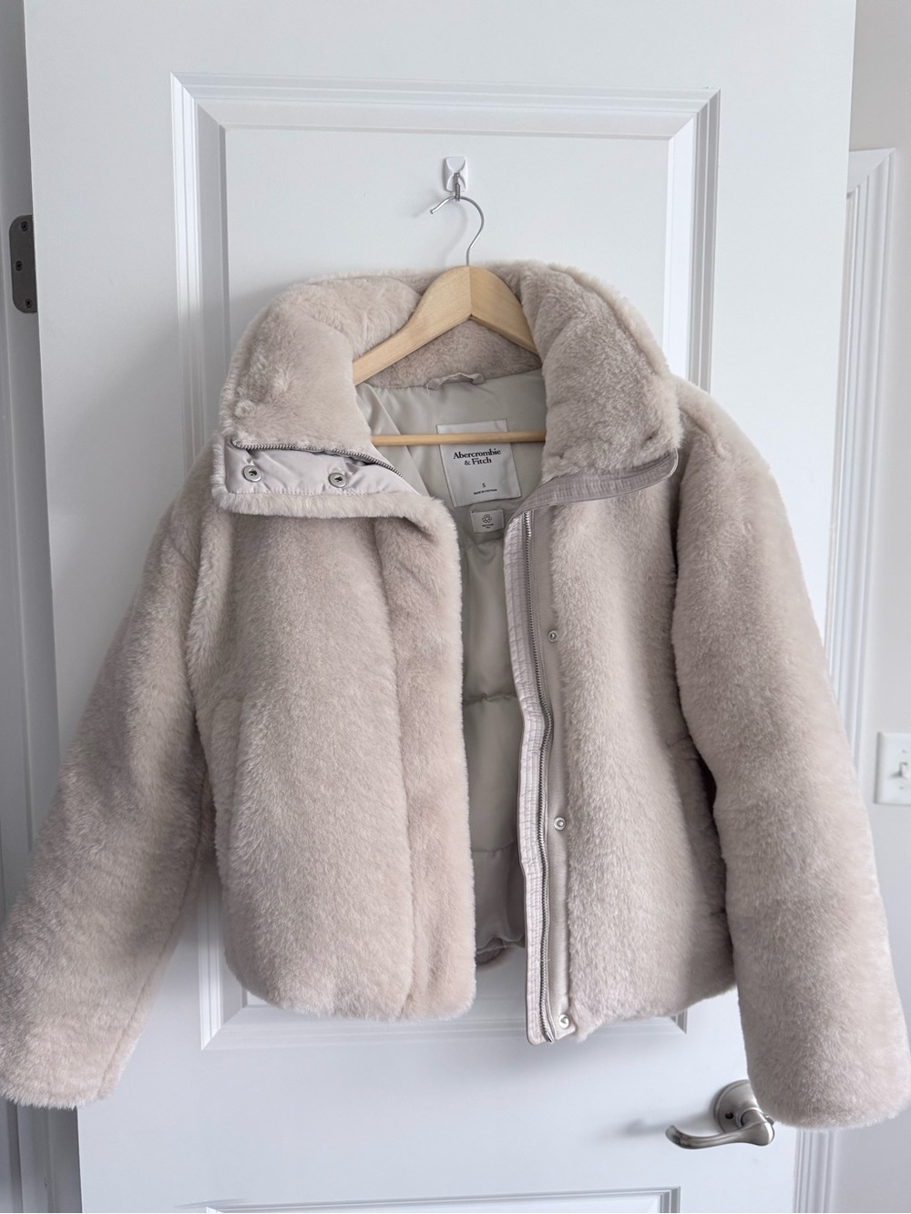 Abercrombie & Fitch Plush Cream Faux-Fur Puffer Jacket